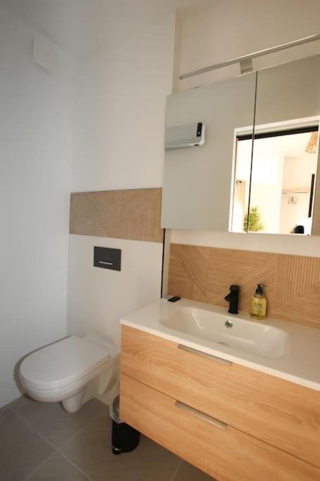 Cosy Coye, Appart Neuf, Parfaitement Situe 6Min Cv-8Min Gare Arles Zewnętrze zdjęcie